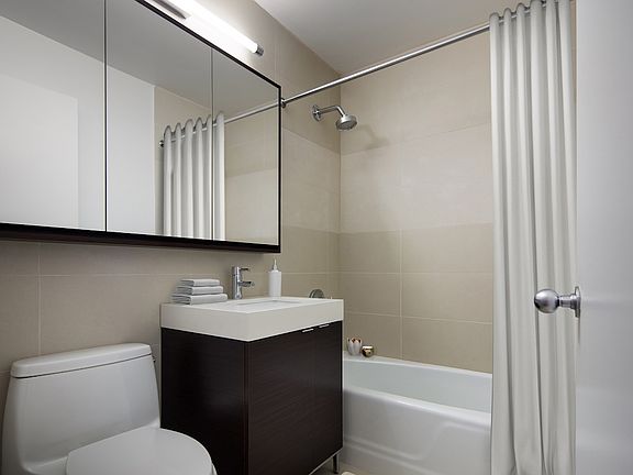 5th image of 105 Duane St #Pha