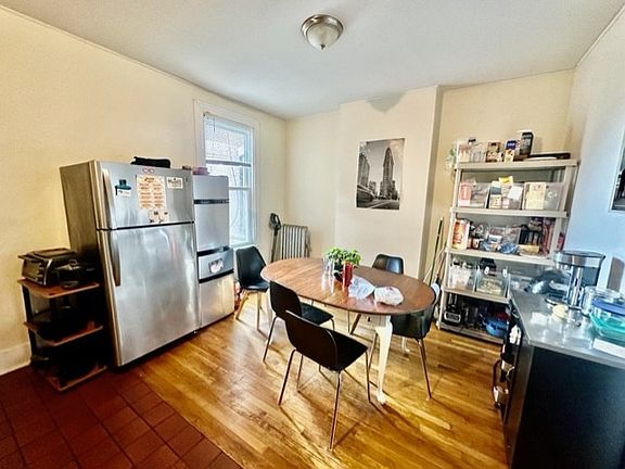 3rd image of 214 Hemenway St #2