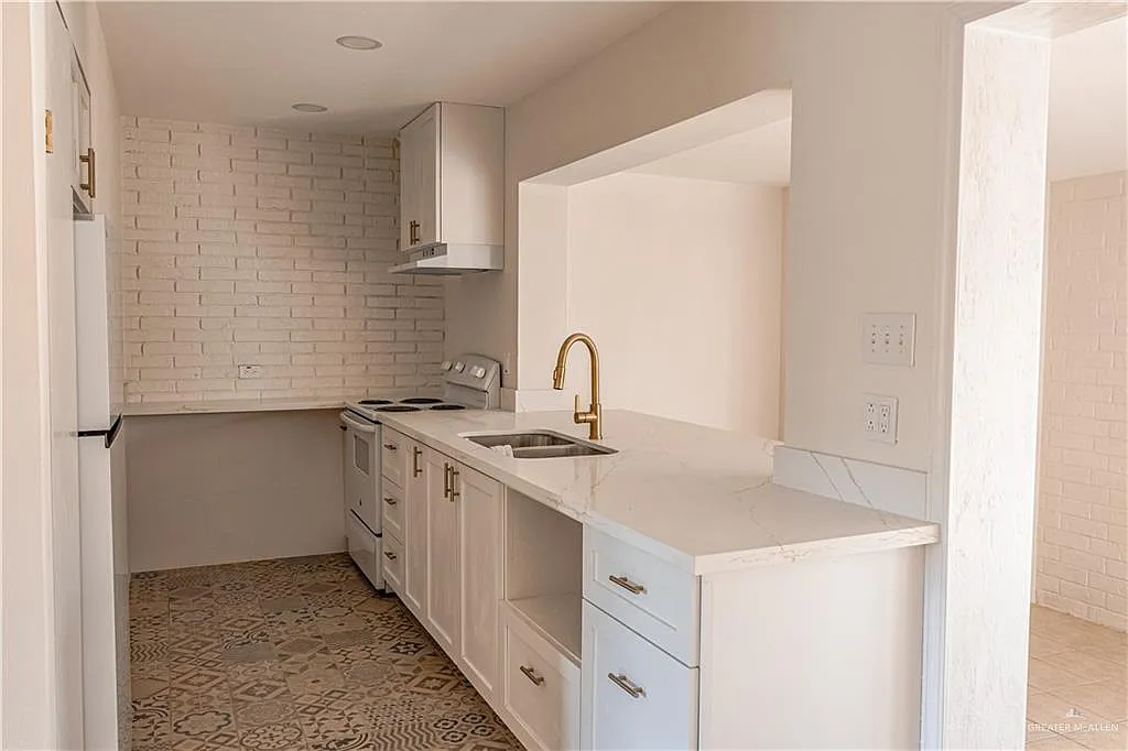 2 bed, 1.5 bath, 1130 sqft, $1,100 — Photo 4