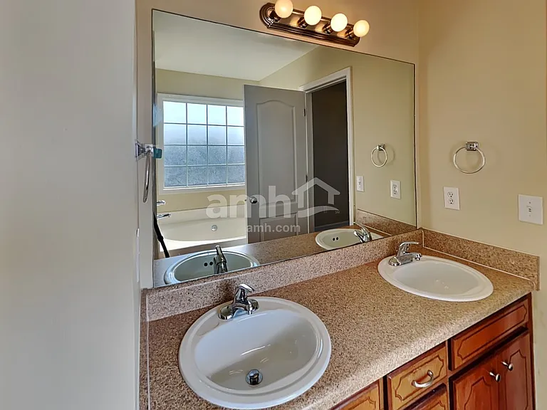 733 Clear Cir — Photo 15