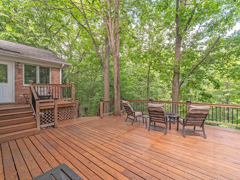 34150 Hunters Row — Photo 8