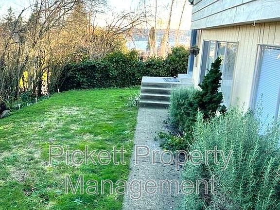 3rd image of 1615 Trenton Ave