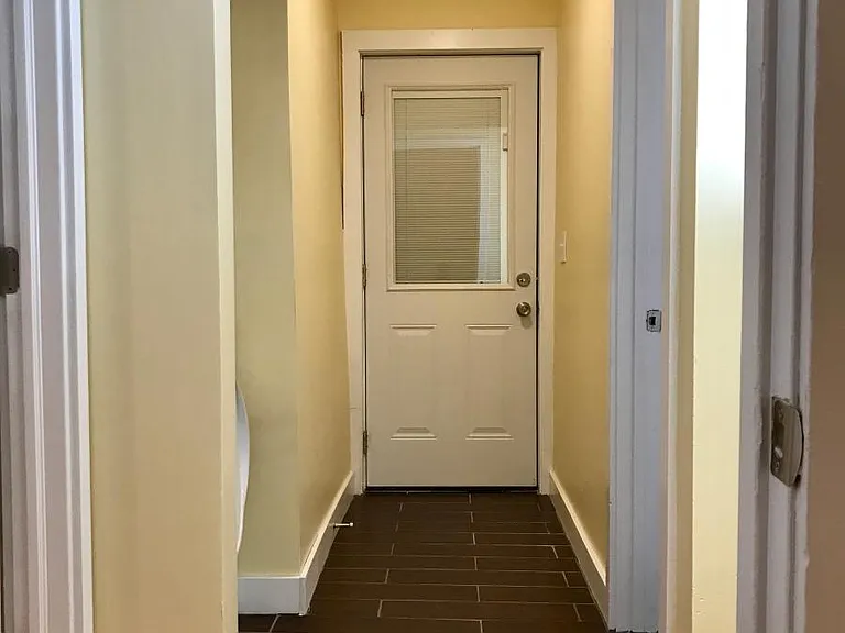 310 Howard St #1 — Photo 8