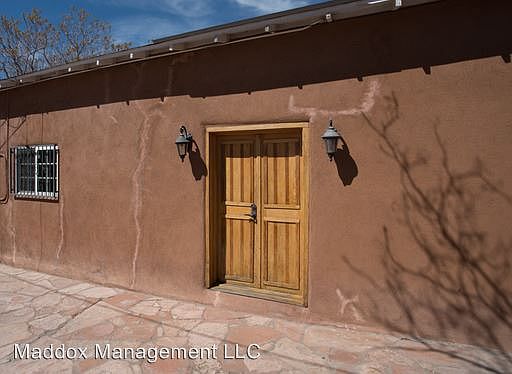 5th image of 902 Edith Blvd NE #3422538