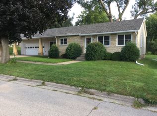 530 N 2nd St, La Crescent, MN 55947