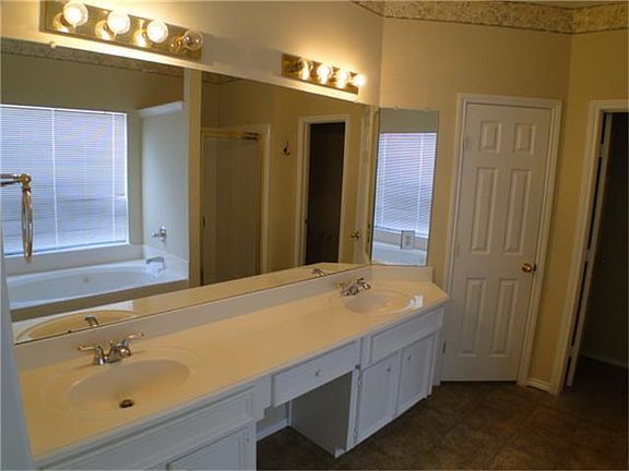 5th image of 21422 Willow Glade Dr