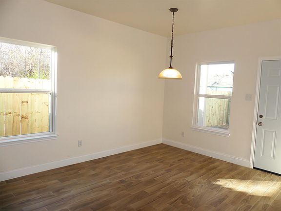4th image of 914 Jones St