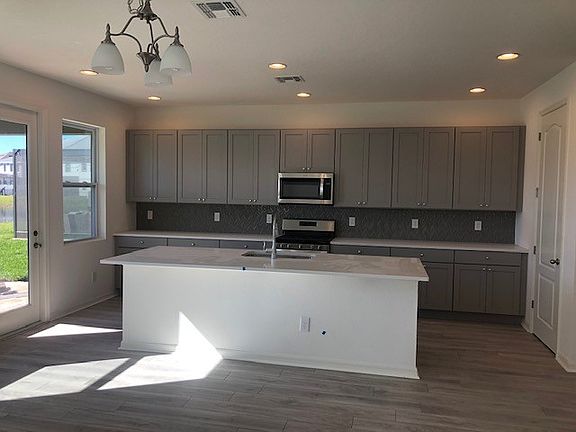 4th image of 9379 Bradleigh Dr