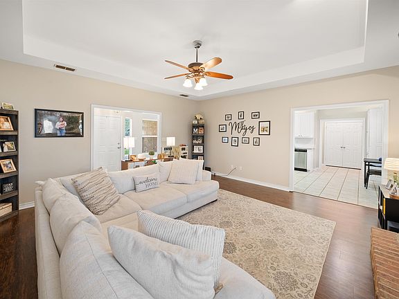 4th image of 600 Windover Ln