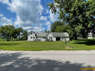 416 W Front St, Clare, IA 50524