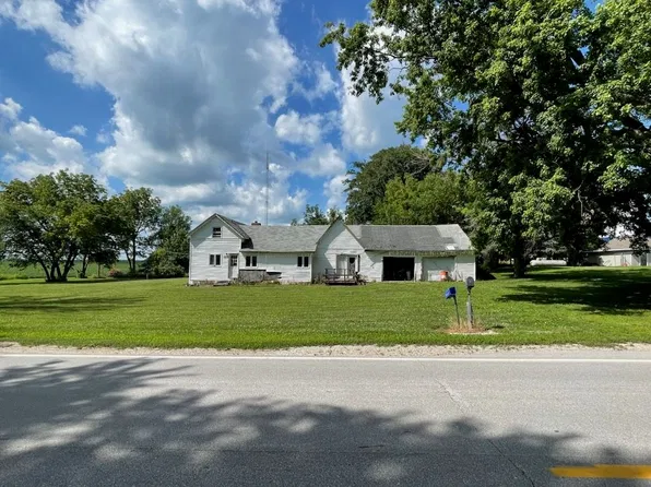 416 W Front St, Clare, IA 50524