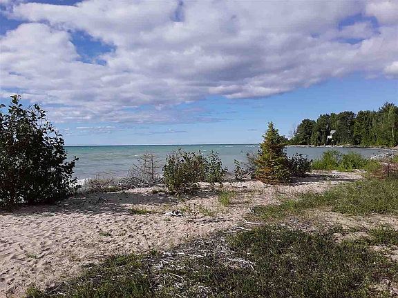 2nd image of 4155 Lake Shore Dr
