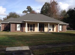 305 Rue Tonti, Ocean Springs, MS 39564