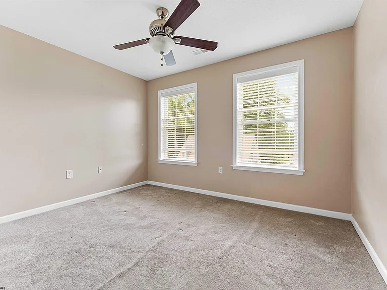 415 Saint Andrews Dr — Photo 25