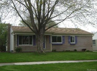40274 Kristen Dr, Sterling Heights, MI