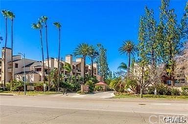 2nd image of 21550 Burbank Blvd APT 201