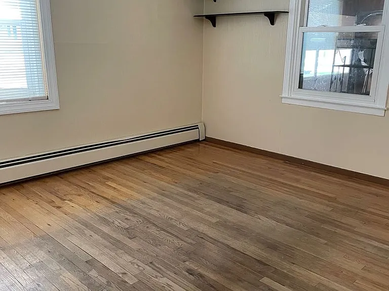 102 Gale Ave — Photo 16