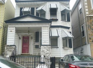 214 Bayview Ave, Jersey City, NJ 07305