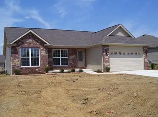 1861 Robins Mill Ct, Maryville, IL 62062