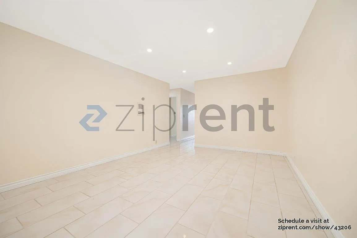 2 bed, 877 sqft, $2,375 — Photo 3