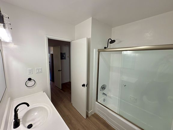 4th image of 375 Gladys Ave APT 10