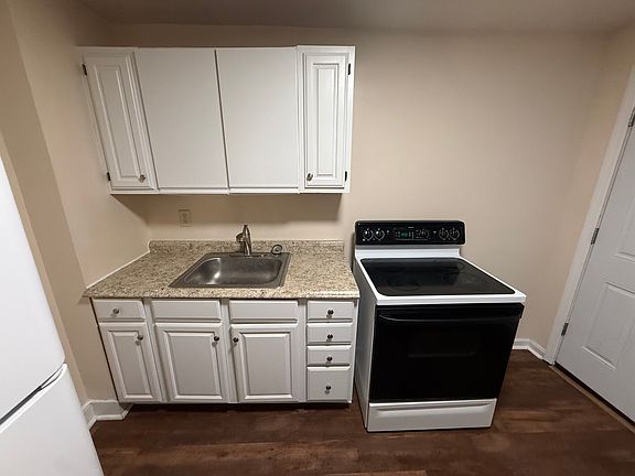 2nd image of 448 W Vine St #2