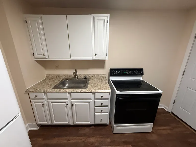 448 W Vine St #2 — Photo 2