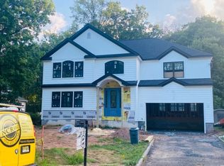 27 Brookside Ter, Clark, NJ 07066