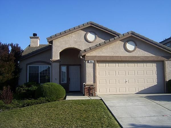 1062 Cloverbrook Cir.