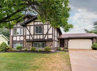 9 Countrywood Dr, Saint Peters, MO 63376