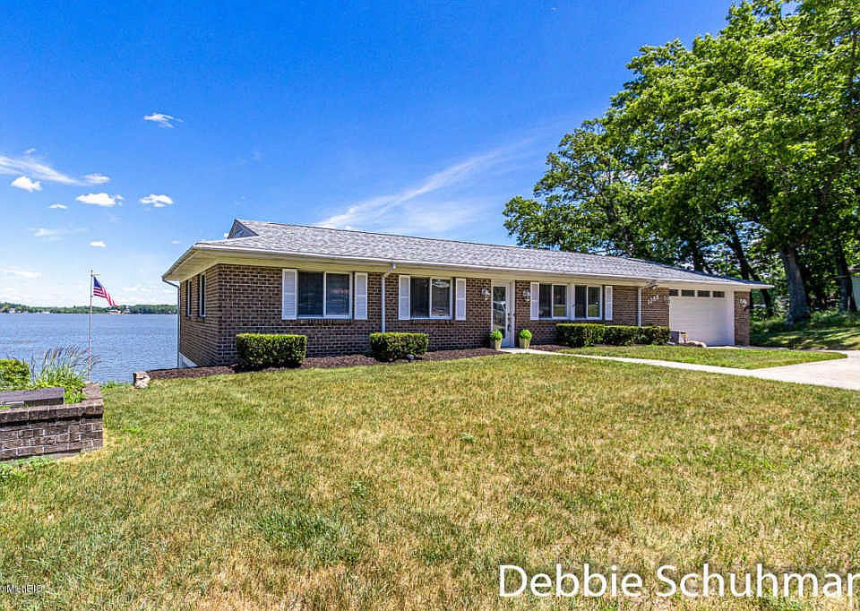 1st image of 1289 E Hess Lake Dr