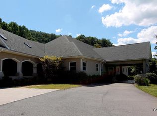 572 Misty Mountain Ln, Roanoke, VA 24012