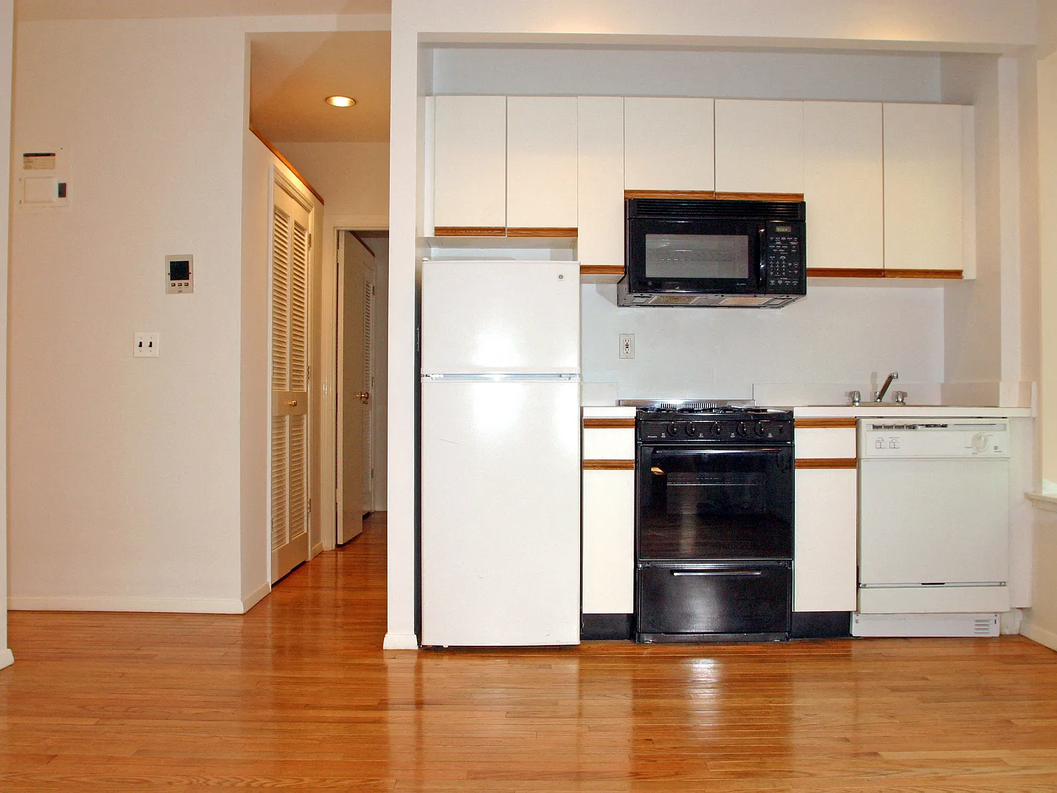 320 East 92nd Street — Photo 2