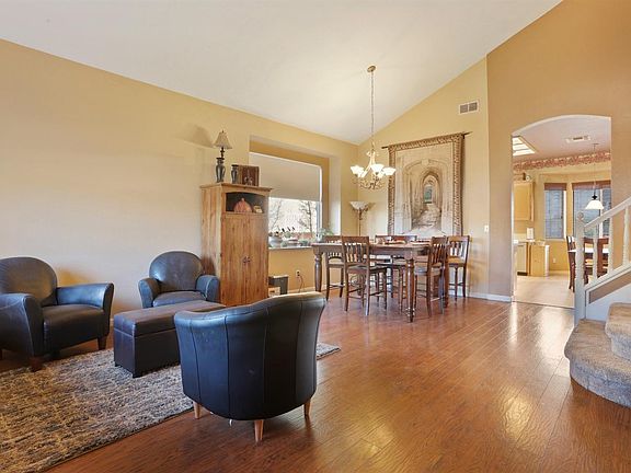 5th image of 961 Holmisdale Way