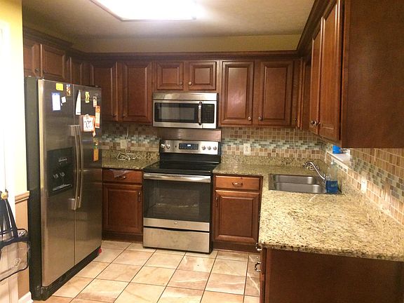 4th image of 2936 Steamboat Dr
