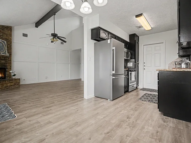 1227 Mission Dr — Photo 6