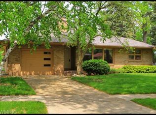 821 N Kentview Dr NE, Grand Rapids, MI 49505