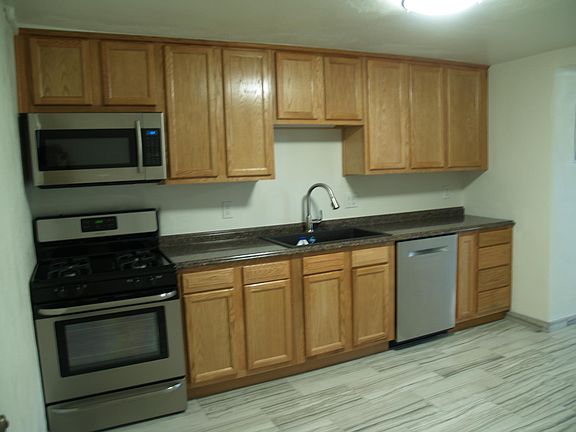 3rd image of 114 E Buena Vista St #2
