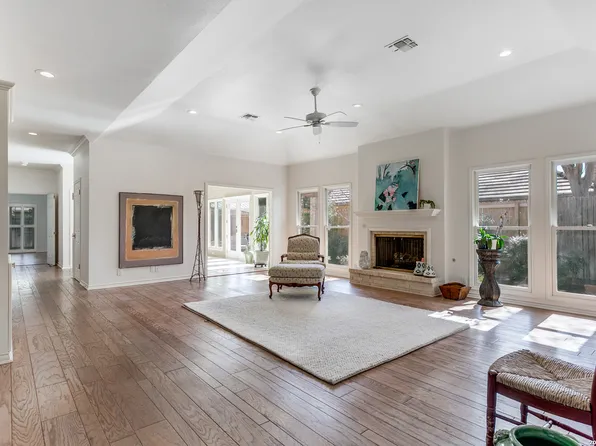 27 Cheshire, San Antonio, TX 78218