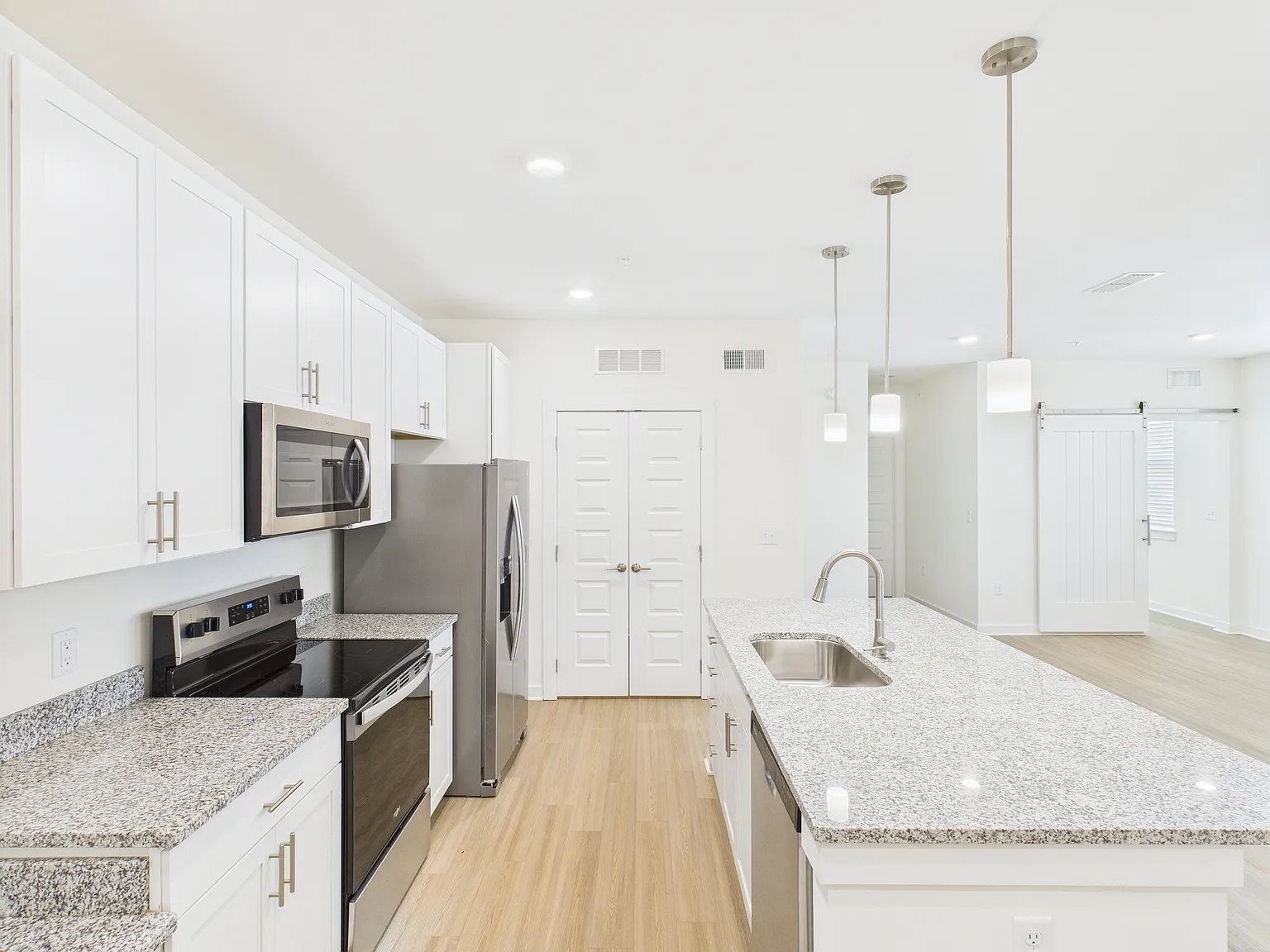 2 bed, 1267 sqft, $1,999 — Photo 1