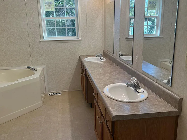 1008 Green St — Photo 6