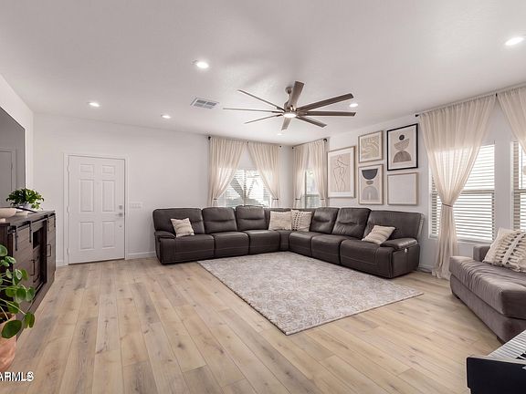 3rd image of 4610 E WHITEHALL Drive
