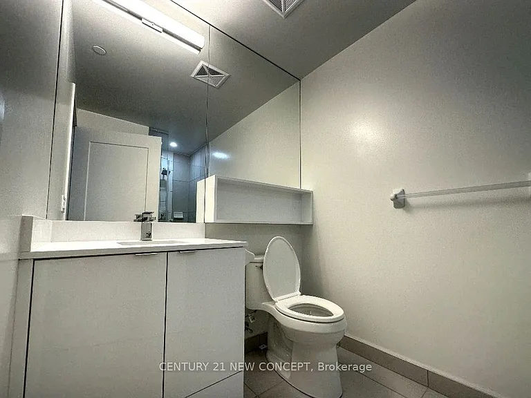 60 Princess St #1020 — Photo 7