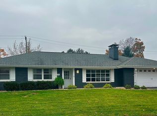 209 Mecherle Dr, Bloomington, IL