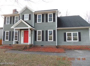 112 Raintree Cir, Jacksonville, NC 28540