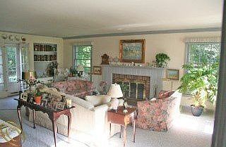3rd image of 27650 Bloomfield Dr