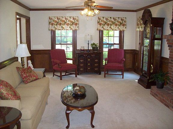 3rd image of 138 Woodbridge Dr