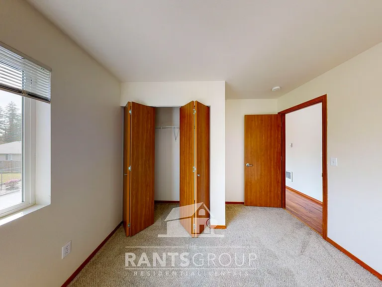 Crystal Springs Apartments — Photo 17