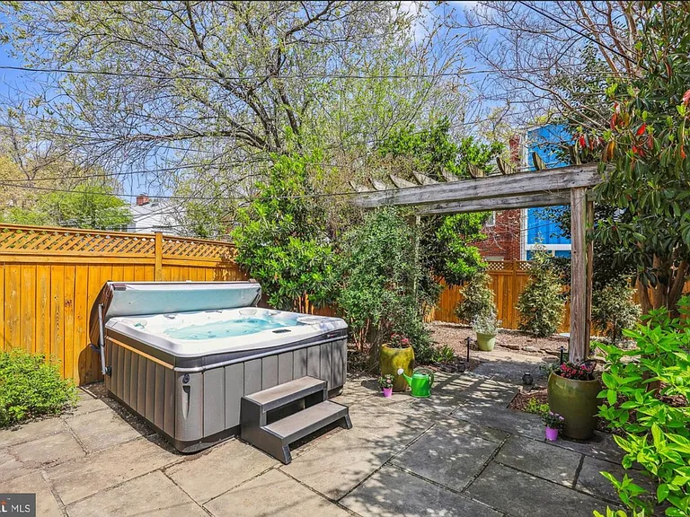 829 S Ivy St — Photo 14