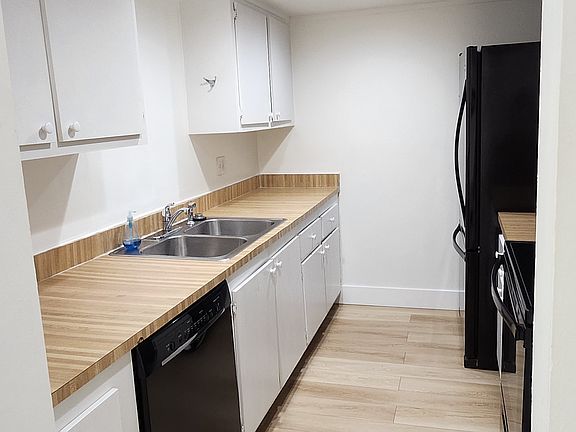 3rd image of 12658 Kenwood Ln APT C